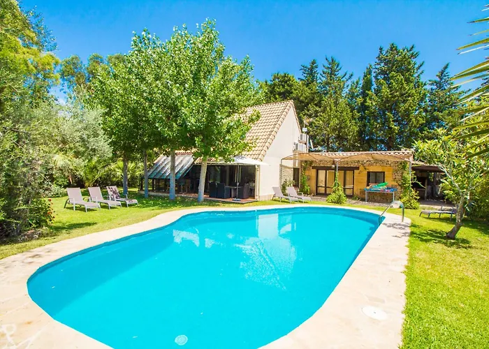 Chalet With Pool, Wifi And Smart Tv